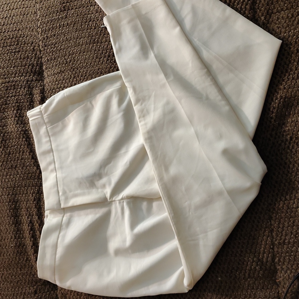 NWT Calvin Klein body fit skinny white pants sz 4